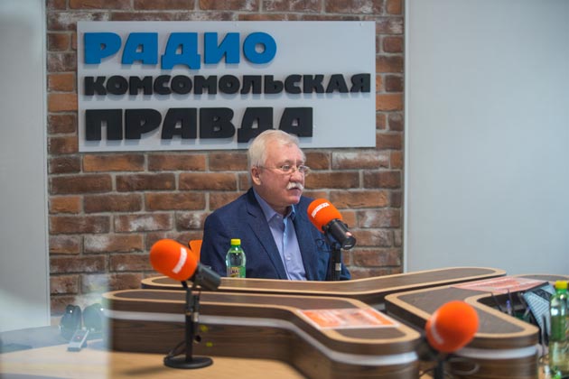 Игорь Ашурбейли в студии радио «Комсомольская правда»