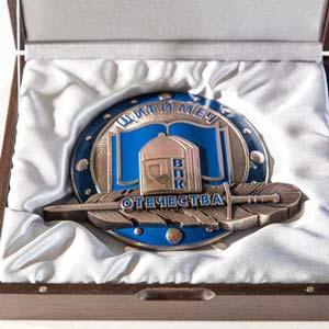 Знак премии «Щит и Меч Отечества»