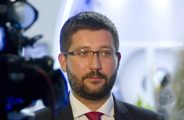 http://www.ashurbeyli.ru/public/article/images/c4ef18c02bf2b2003e9a31c438136ef471434f39.jpg