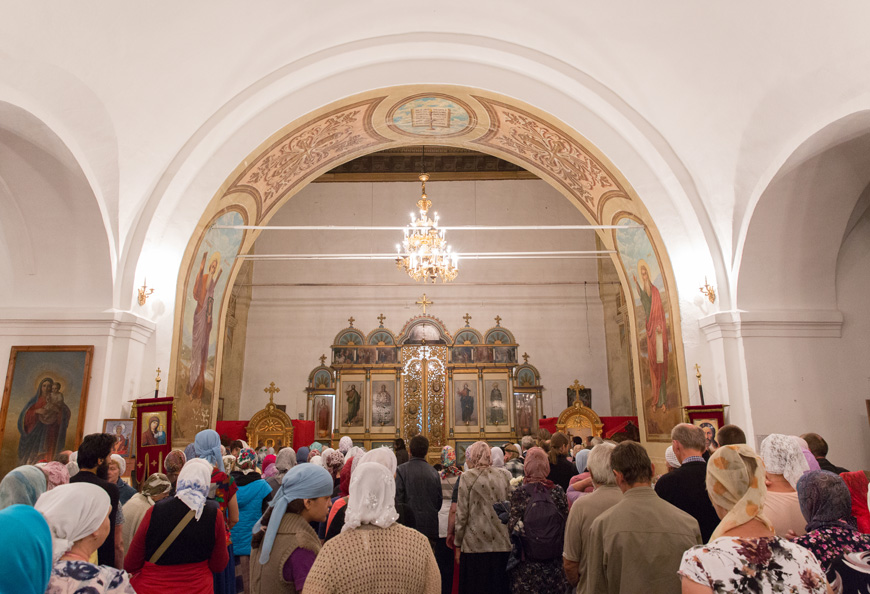 Божественная литургия в Свято-Троицком соборе в Алапаевске