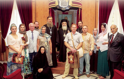 Общая фотография паломников в гостях у Патриарха Святого града Иерусалима и всей Палестины Феофила III
