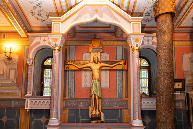 Годеновский крест в киоте. Храм святой Елисаветы в Покровском-Стрешневе