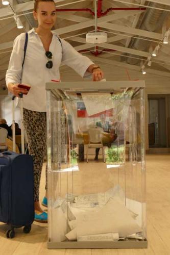 Голосование на выборах Президента РФ на участке в Иерусалиме