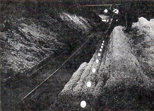 Перформанс «Очищение песка», 1993 г. Автор – В. Опара Перформанс «Очищение песка», 1993 г. Автор – В. Опара