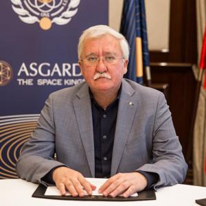Глава первого космического государства Асгардия Игорь Ашурбейли на пресс-конференции в Москве