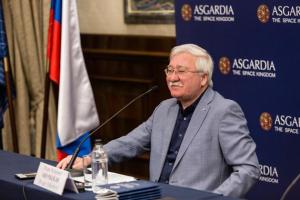 Игорь Ашурбейли на пресс-конференции в Москве, посвящённой году становления Асгардии. Октябрь 2017 года