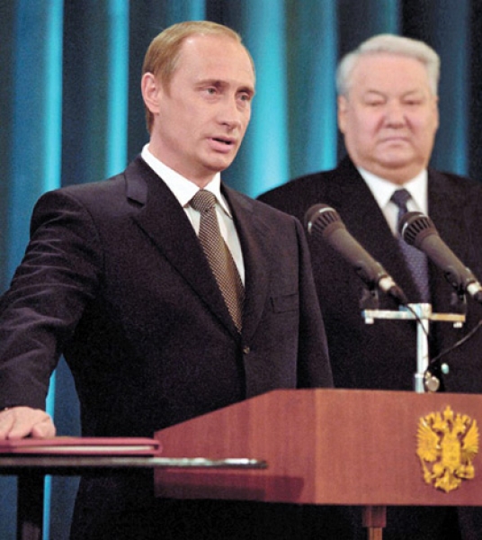 Вновь избранный Президент России В. В. Путин приносит присягу. 2000 год Вновь избранный Президент России В. В. Путин приносит присягу. 2000 год