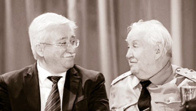 И. Р. Ашурбейли и М. А. Гареев в президиуме собрания ВЭС ВКО, прошедшем в Культурном центре Вооружённых сил РФ И. Р. Ашурбейли и М. А. Гареев в президиуме собрания ВЭС ВКО, прошедшем в Культурном центре Вооружённых сил РФ