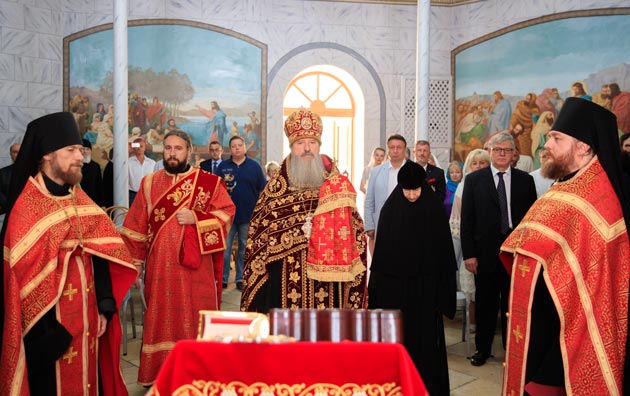 Молебен в Народной трапезной Сергиевского подворья. Автор фото: Александр Омельянчук