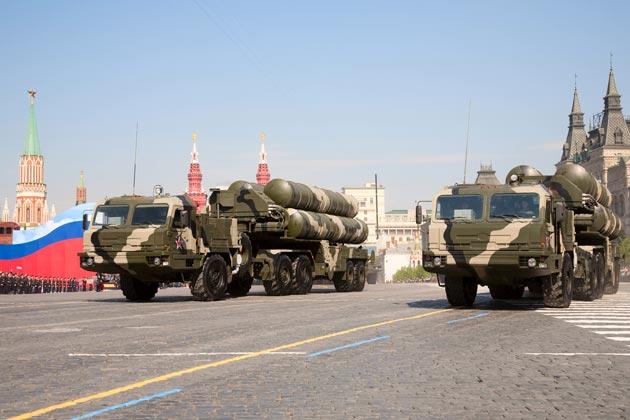 Зенитные ракетные системы с-400. Фото: depositphotos.com Зенитные ракетные системы с-400. Фото: depositphotos.com