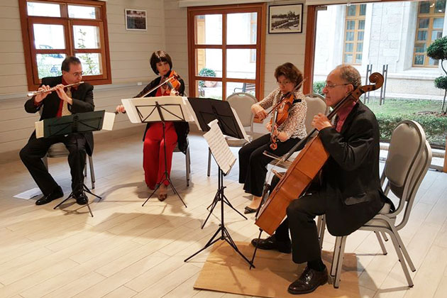 Квартет Израильского филармонического оркестра исполняет Моцарта. Фото страницы facebook – SergeiPalace