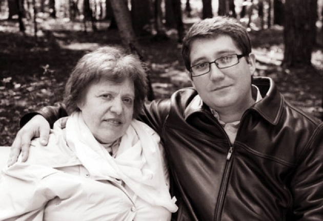 Мама И. Р. Ашурбейли Елизавета с внуком Русланом Мама И. Р. Ашурбейли Елизавета с внуком Русланом