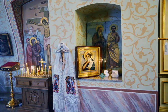 В Хиринской церкви создается воскресная школа, собирается православная библиотека