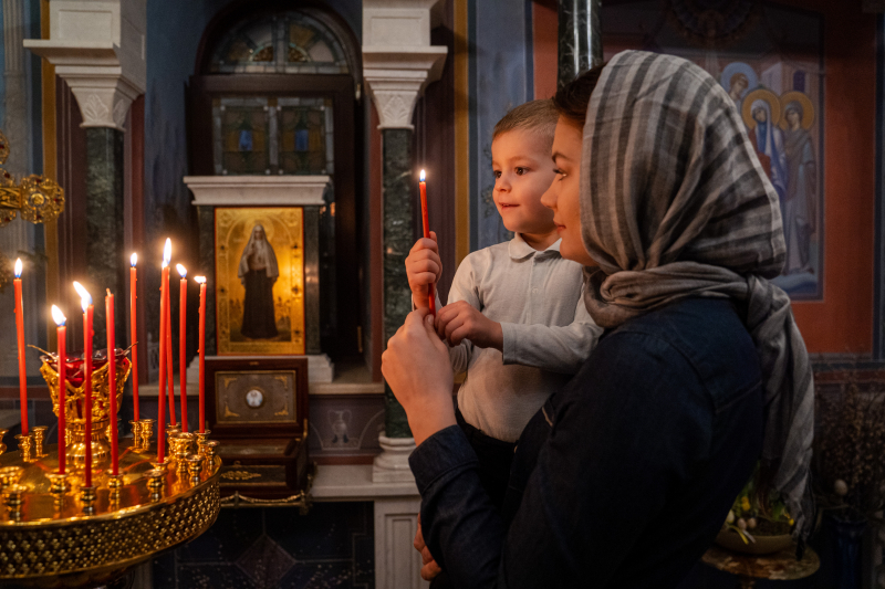 Дмитрий и Анастасия Ашурбейли в Храме святой преподобномученицы Елисаветы в Покровском-Стрешнево. 20 апреля 2025 года