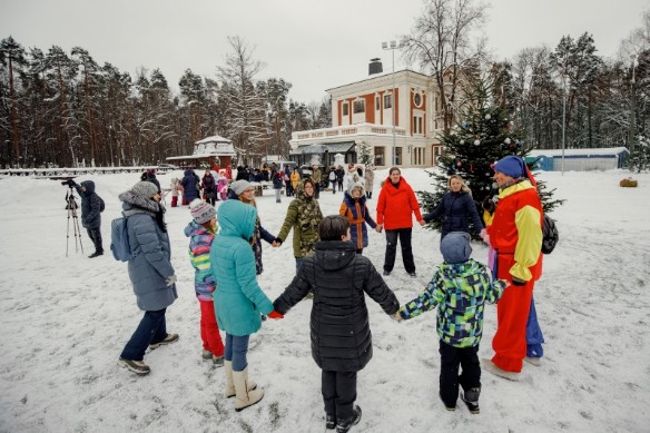 Гости Обители святой Елисаветы в Покровском-Стрешнево развлекались подвижными играми