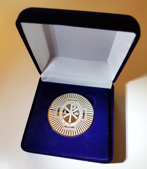 Памятная медаль к открытию Сергиевского подворья