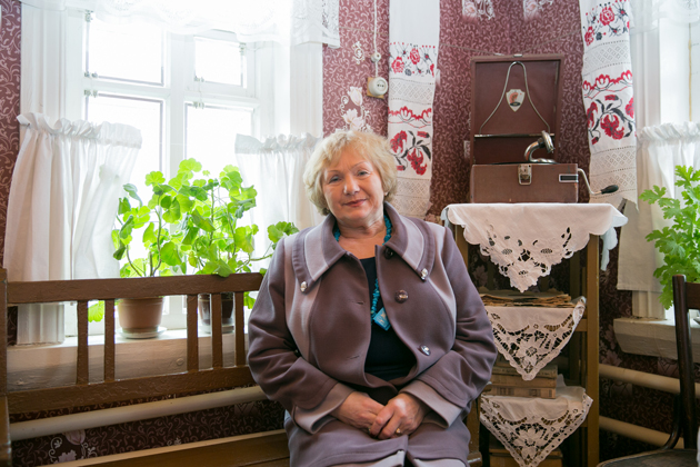  Племянница Гагарина Тамара Дмитриевна Филатова теперь водит экскурсию по дому, в котором они жили всей семьей
