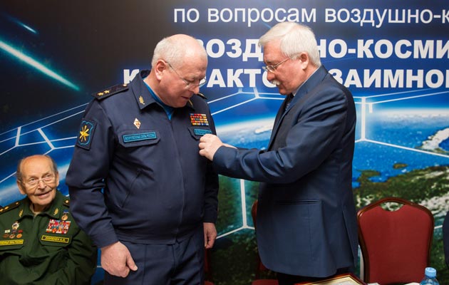 Игорь Ашурбейли и Павел Кураченко на конференции «Воздушно-космическая сфера как фактор взаимной безопасности»