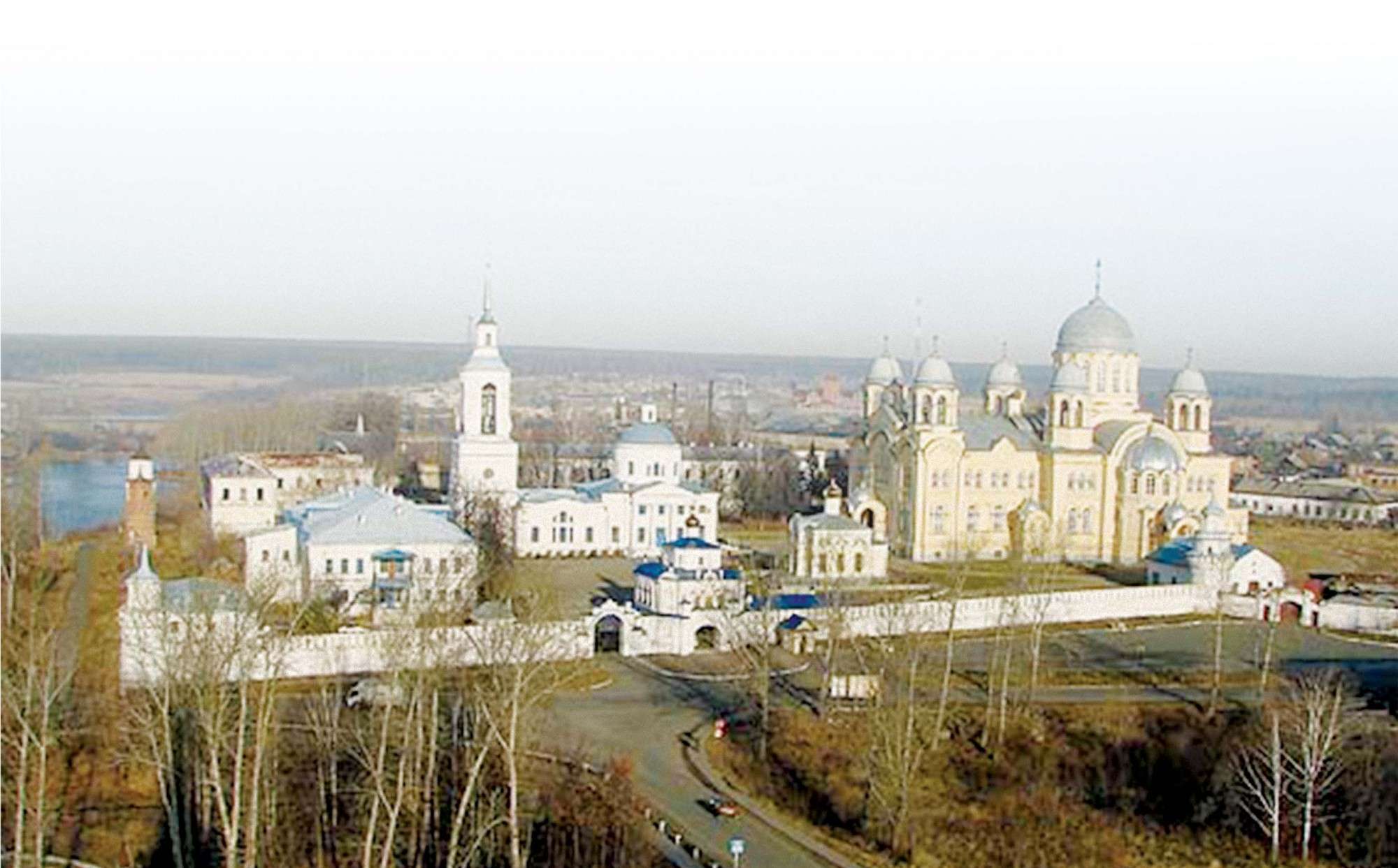 Вид на Свято-Николаевский монастырь с высоты птичьего полета. 2010 год