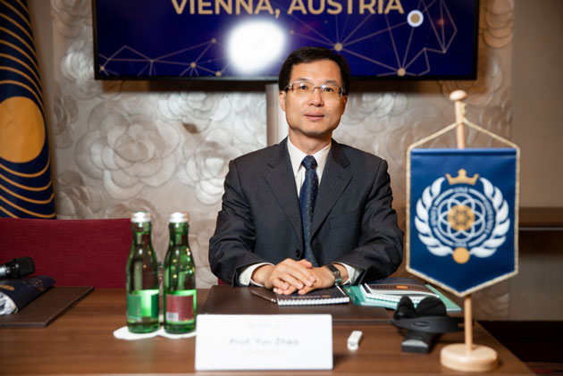 Юнь Чжао на Конгрессе руководящего состава первого космического государства Асгардия в Вене. Апрель 2019
