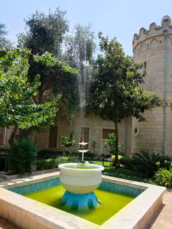Фонтан на Сергиевском подворье в Иерусалиме