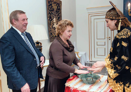 Г.Н. Селезнёв с супругой участвуют в благотворительном мероприятии «Социум-Клуба» (2015 г., Москва).