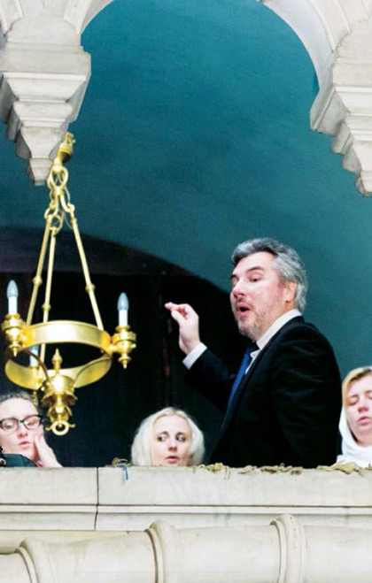 Во время богослужения пел Московский Синодальный хор под руководством заслуженного артиста России Алексея Пузакова.