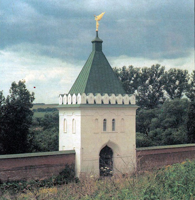 Одна из башен монастыря