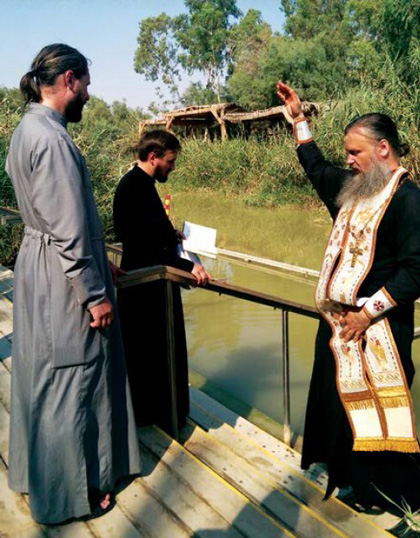 Священники совершили водосвятный молебен на берегу