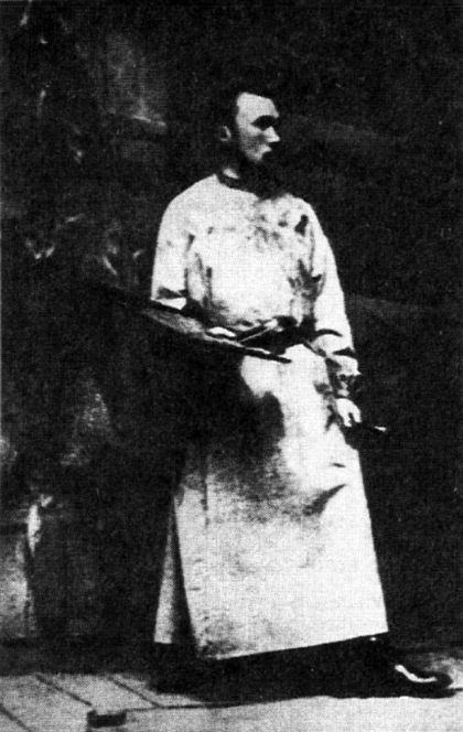 Начало 1900-х. Николай Рерих в своей мастерской в Изваре