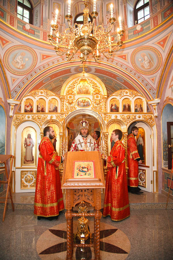 Освящение храма святой преподобномученицы Великой княгини Елисаветы провёл архиепископ Марк